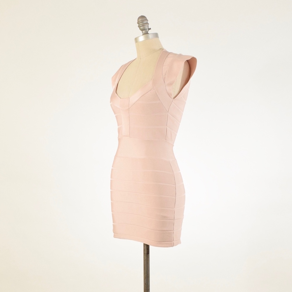 ❌SOLD❌French Connection Pink Bandage Dress - Picture 4 of 7
